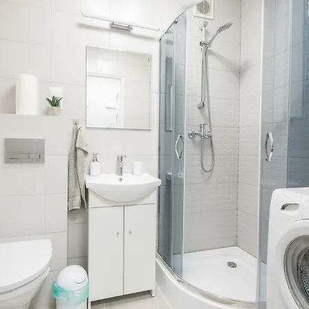 Ujasia Apartment